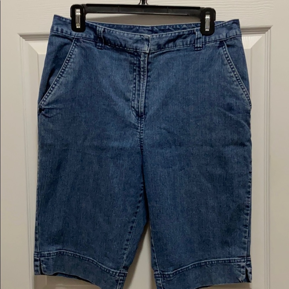 Ladies denim Bermuda shorts